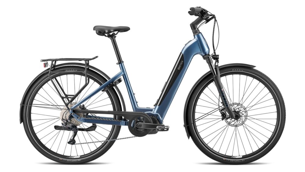 BESV TR 1.3 MY22 Lav Indstigning 560 Stor E-cykel Mørk Onyx Blå Gloss